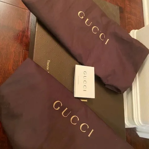 Gucci Knee High Boot with Gold Chain & Logo Detail Size 35.5 (Box NOT Included) - Picture 8 of 16